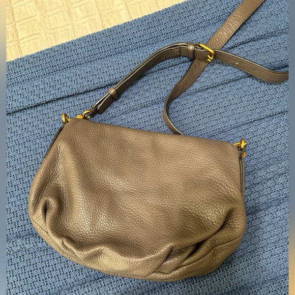 Marc Jacob’s grey crossbody hobo bag. - Picture 3 of 8